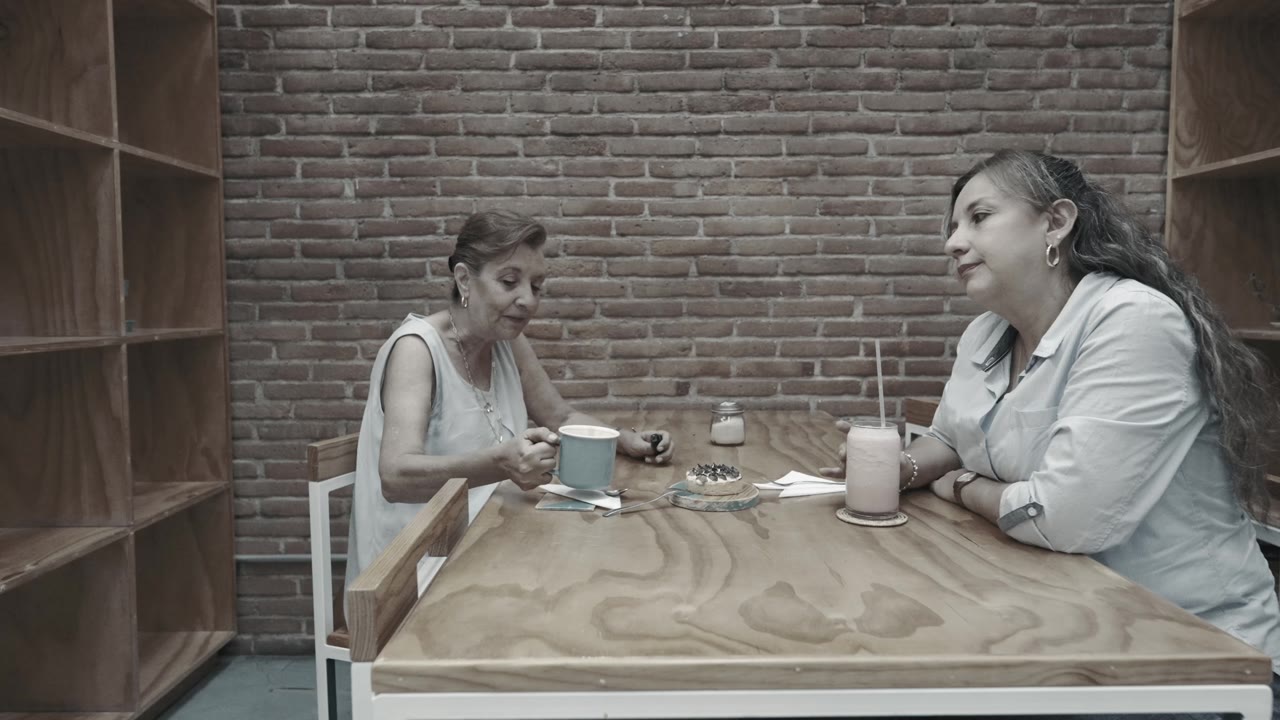 Outlet 989 · comercial
